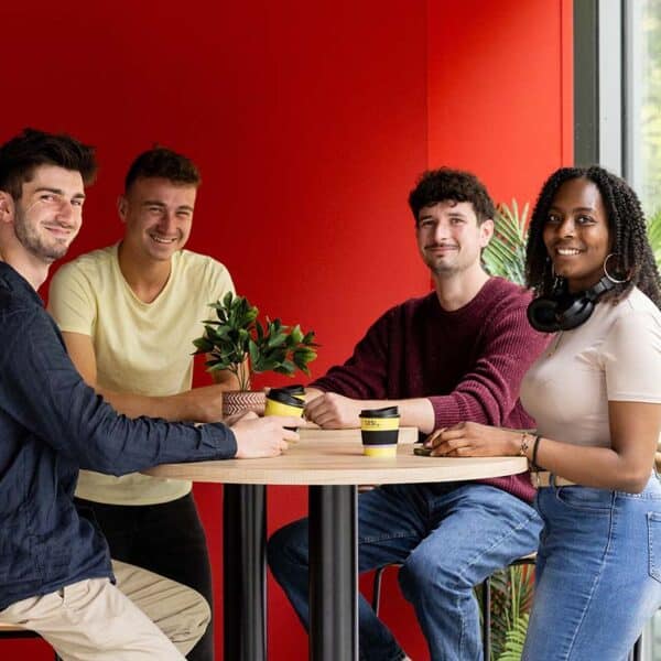 Job dating 100 % en ligne : rencontrez vos futurs alternants bac +5 et bac +6 en un clic